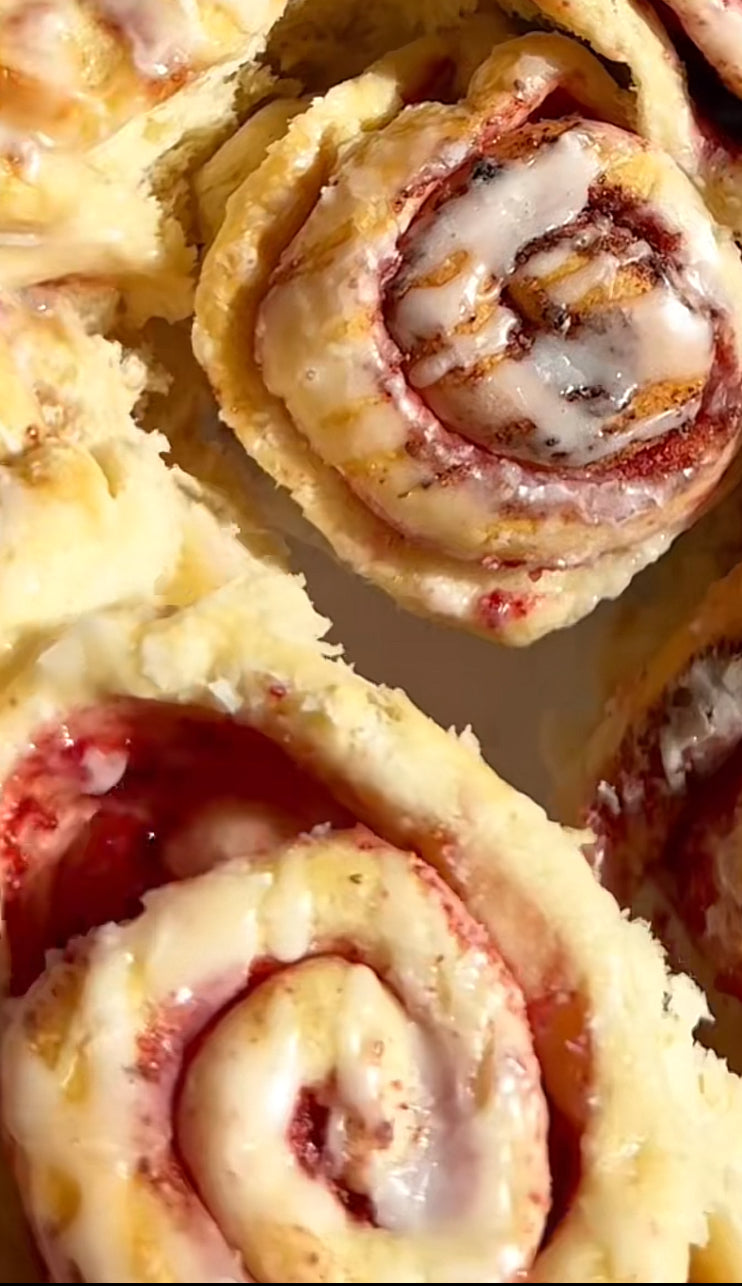 Strawberry rolls pan of 4 (jumbo)